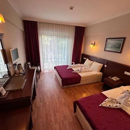 Hotel Astoria Park & Concept 4*