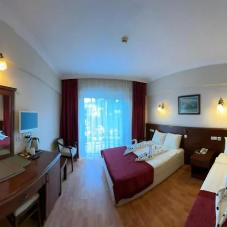 Astoria Park & Hotel 4*