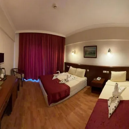 Astoria Park & Hotel 4*