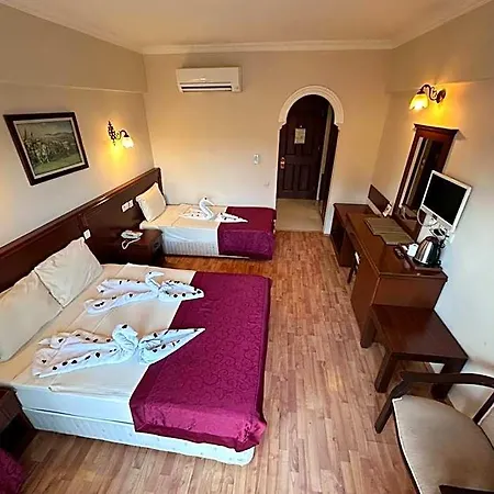 Hotel Astoria Park & Concept 4*