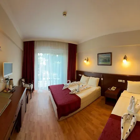 Hotel Astoria Park & Concept 4*